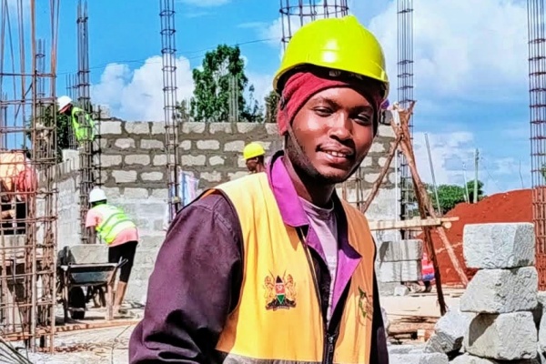 michael Kamau hardhat Ambatana 600x400 web